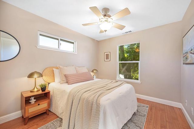 941 33rd St, Sacramento, CA 95816