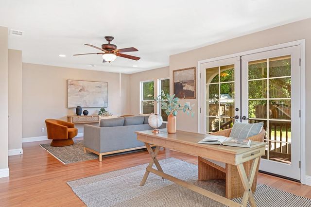 941 33rd St, Sacramento, CA 95816