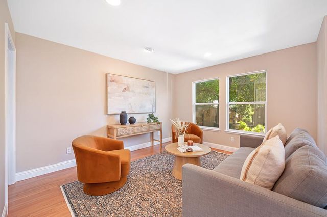 941 33rd St, Sacramento, CA 95816