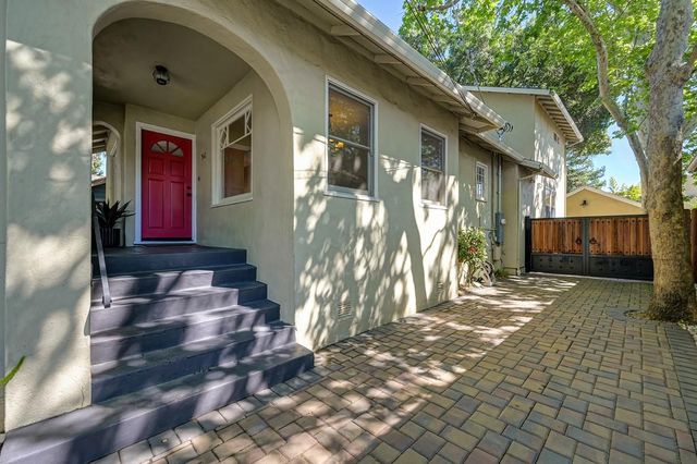 941 33rd St, Sacramento, CA 95816