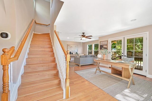 941 33rd St, Sacramento, CA 95816