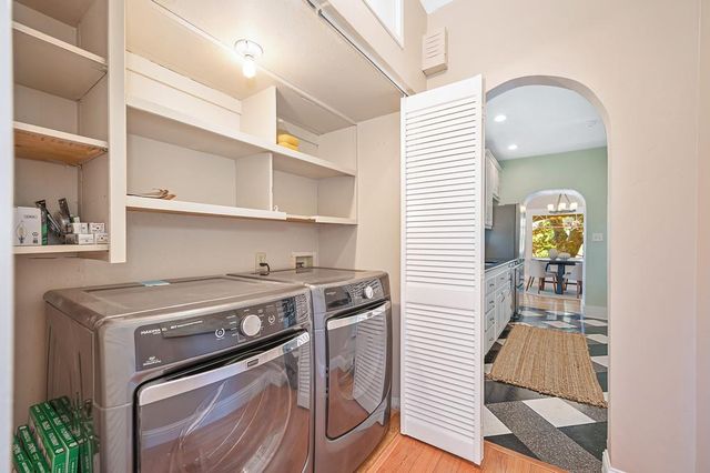 941 33rd St, Sacramento, CA 95816