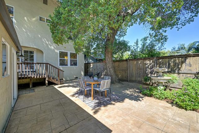 941 33rd St, Sacramento, CA 95816