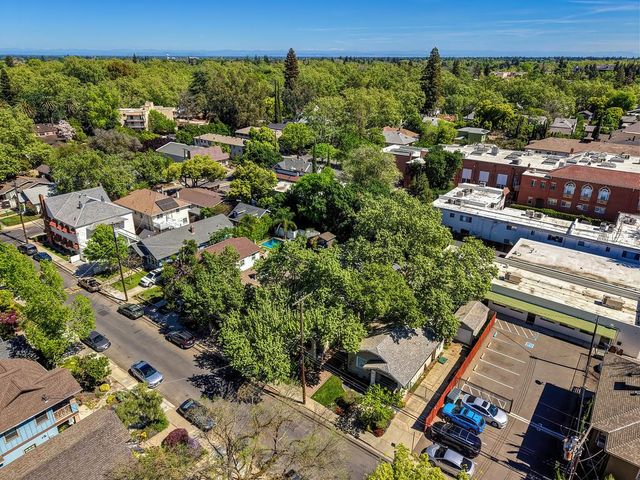 941 33rd St, Sacramento, CA 95816