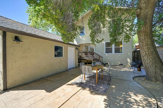 941 33rd St, Sacramento, CA 95816