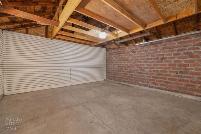 941 33rd St, Sacramento, CA 95816