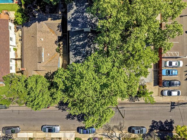 941 33rd St, Sacramento, CA 95816