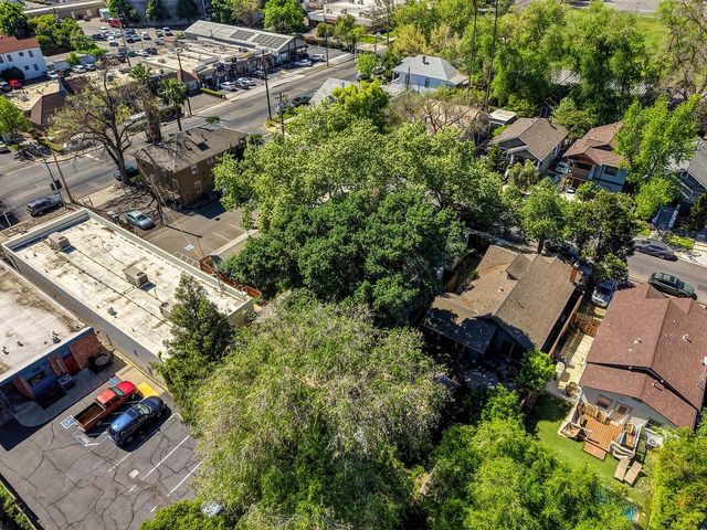 941 33rd St, Sacramento, CA 95816