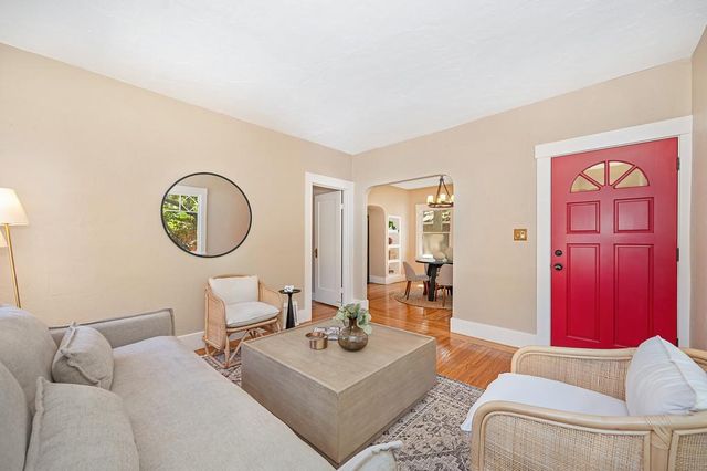 941 33rd St, Sacramento, CA 95816