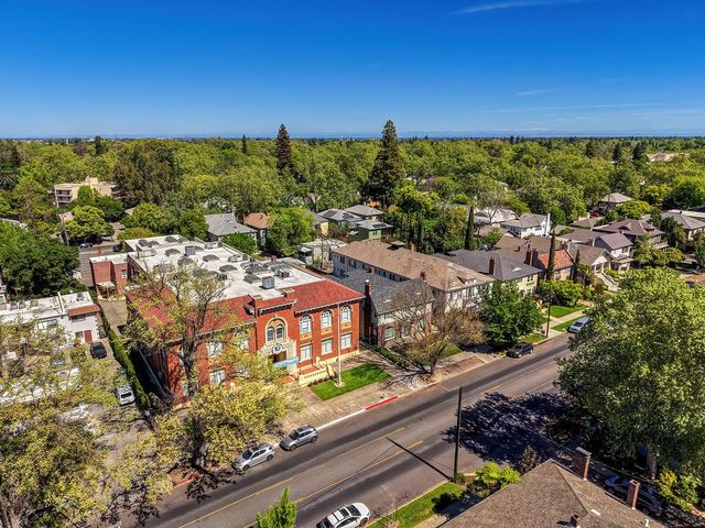 941 33rd St, Sacramento, CA 95816