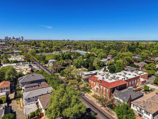 941 33rd St, Sacramento, CA 95816