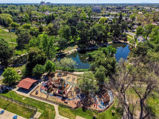 941 33rd St, Sacramento, CA 95816