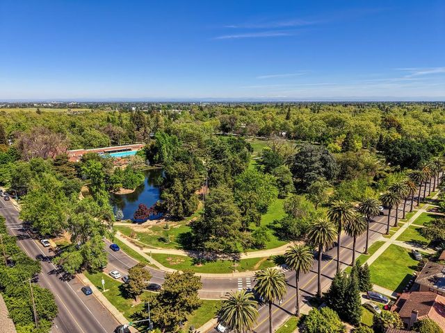 941 33rd St, Sacramento, CA 95816