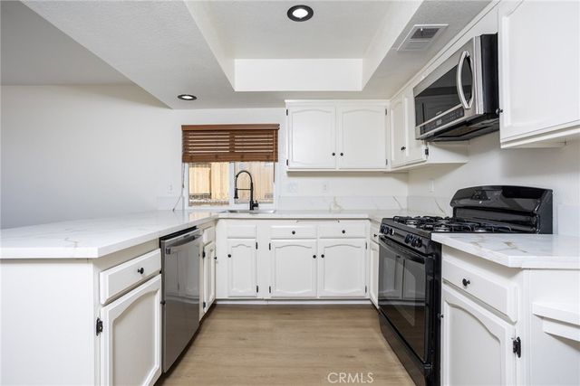 6386 N Beechwood Avenue, San Bernardino, CA 92407