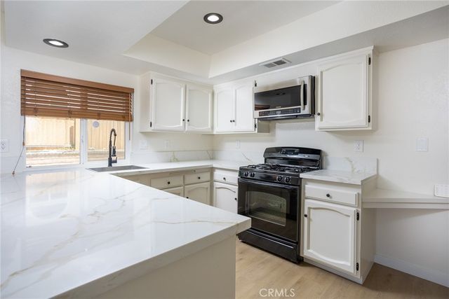 6386 N Beechwood Avenue, San Bernardino, CA 92407
