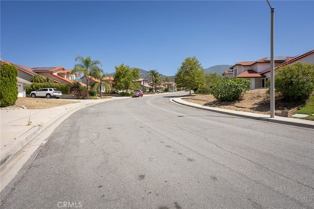 6386 N Beechwood Avenue, San Bernardino, CA 92407