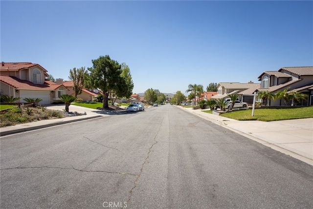 6386 N Beechwood Avenue, San Bernardino, CA 92407