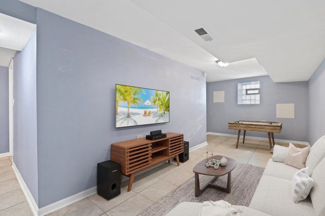 8810 S Racine Avenue, Chicago, IL 60620