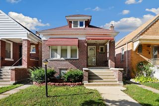 8810 S Racine Avenue, Chicago, IL 60620