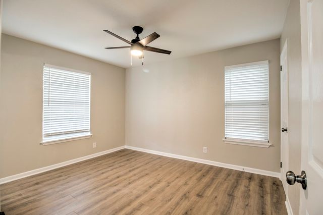327 W Mckinney Street, Pilot Point, TX 76258