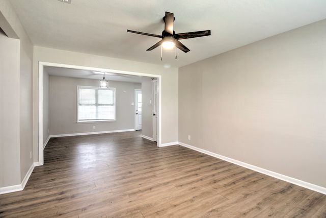 327 W Mckinney Street, Pilot Point, TX 76258