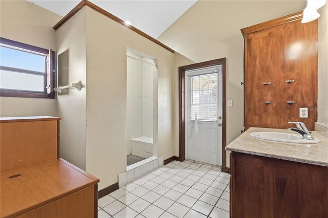 10301 TRAIL RIDGE LANE, Tampa, FL 33624