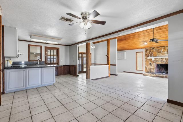 10301 TRAIL RIDGE LANE, Tampa, FL 33624