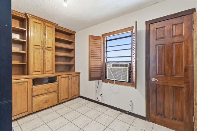 10301 TRAIL RIDGE LANE, Tampa, FL 33624