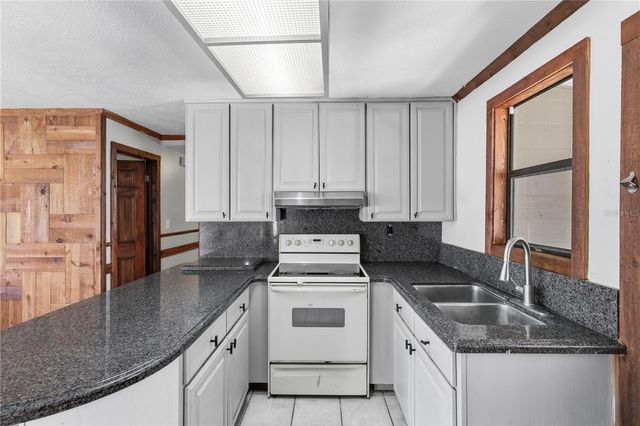 10301 TRAIL RIDGE LANE, Tampa, FL 33624