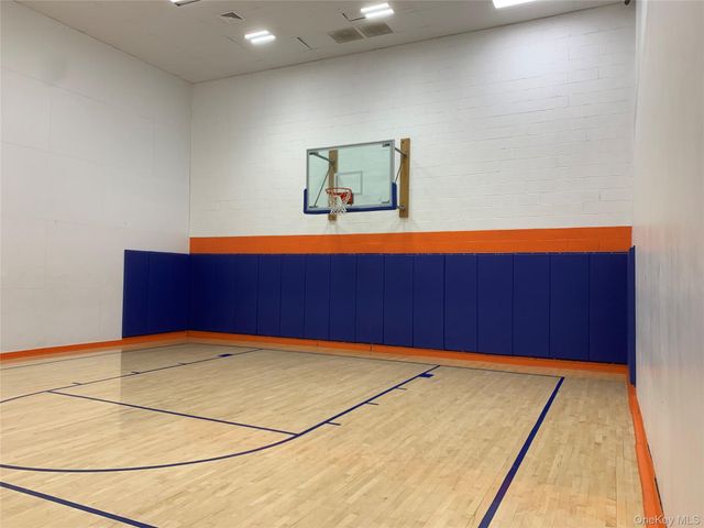 2 Bay Club Drive 17P, Bayside, NY 11360