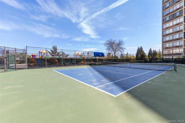2 Bay Club Drive 17P, Bayside, NY 11360