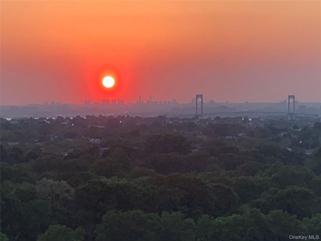 2 Bay Club Drive 17P, Bayside, NY 11360