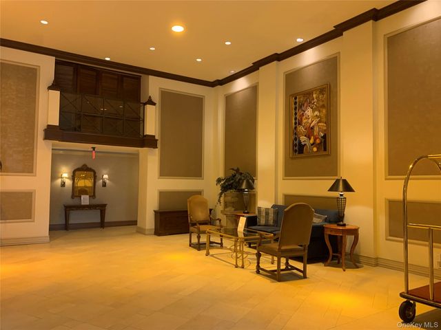 2 Bay Club Drive 17P, Bayside, NY 11360