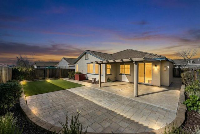 12300 Pawcatuck Way, Rancho Cordova, CA 95742