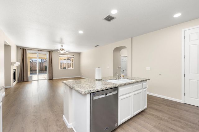 12300 Pawcatuck Way, Rancho Cordova, CA 95742