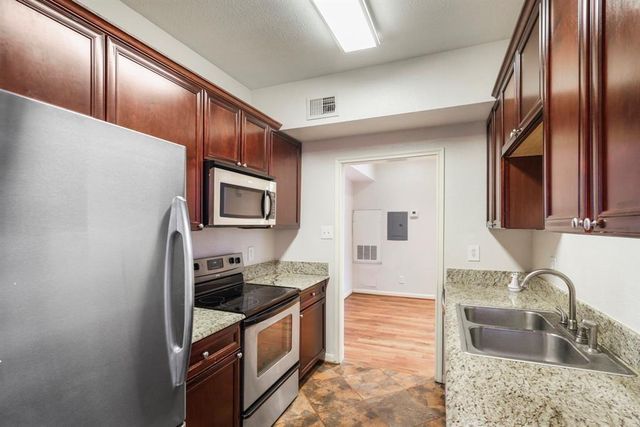 2255 Braeswood Park Drive 203, Houston, TX 77030
