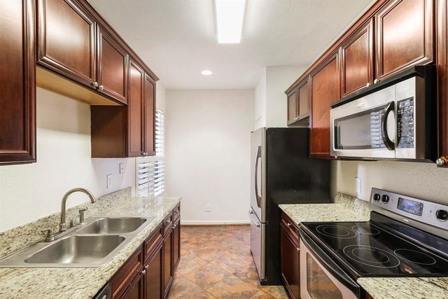 2255 Braeswood Park Drive 203, Houston, TX 77030