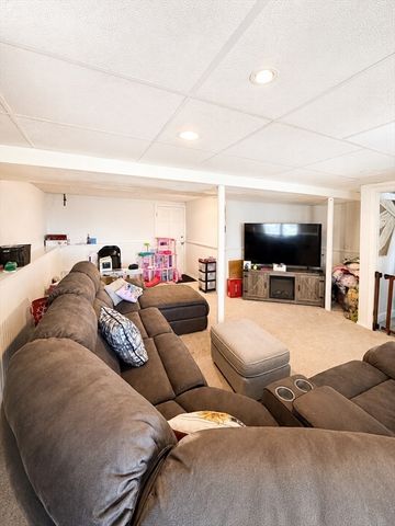 174 Damon Rd, Rockland, MA 02370