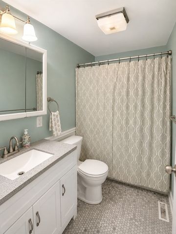 174 Damon Rd, Rockland, MA 02370