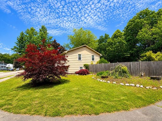174 Damon Rd, Rockland, MA 02370