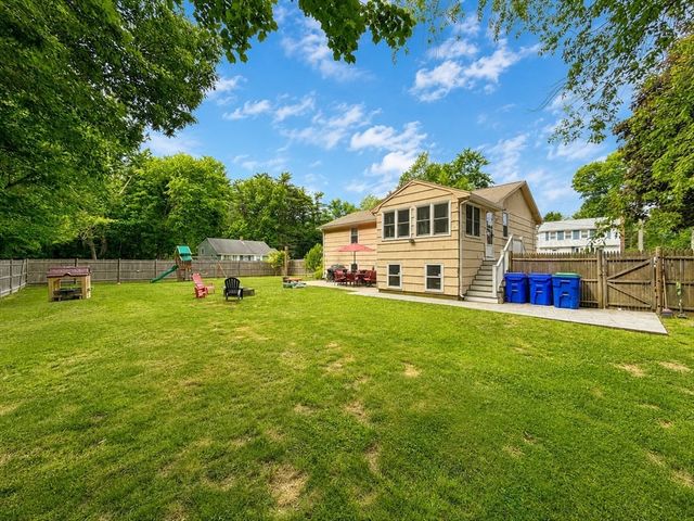 174 Damon Rd, Rockland, MA 02370