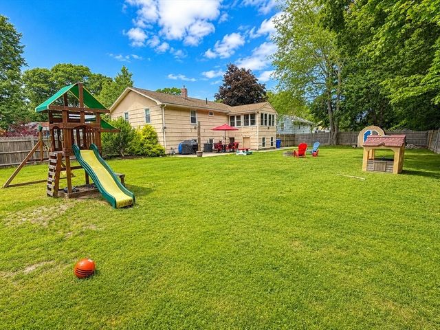 174 Damon Rd, Rockland, MA 02370