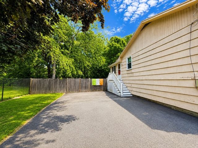 174 Damon Rd, Rockland, MA 02370