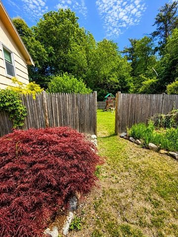 174 Damon Rd, Rockland, MA 02370