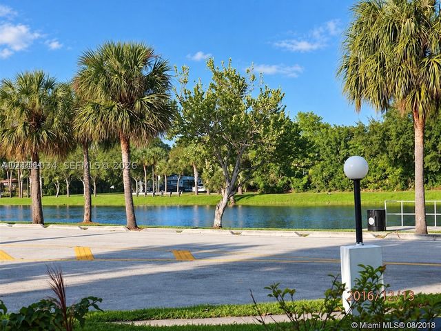 1450 NE 171st St 104B, North Miami Beach, FL 33162