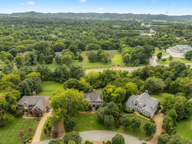 9023 Fallswood Ln, Brentwood, TN 37027