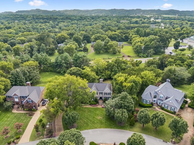 9023 Fallswood Ln, Brentwood, TN 37027
