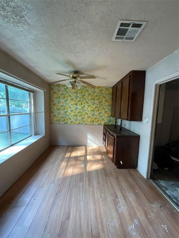 11710 Chadbrook Lane, Houston, TX 77099