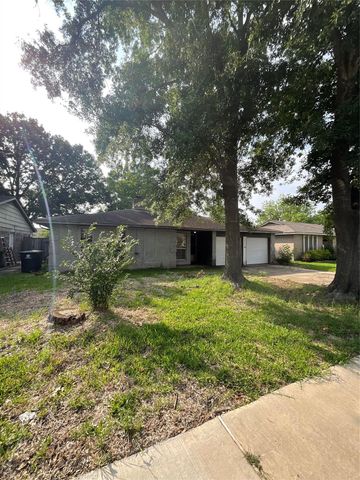 11710 Chadbrook Lane, Houston, TX 77099
