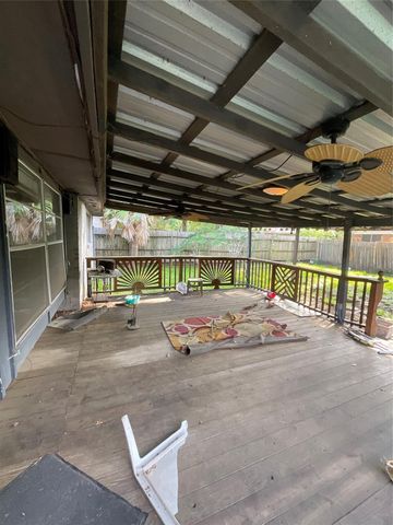11710 Chadbrook Lane, Houston, TX 77099